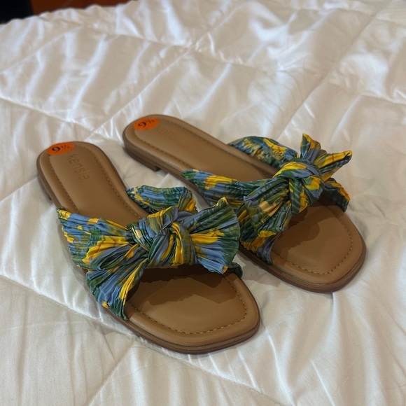 NEW Kensie Women's Knotted Slide Sandals - Blue and Yellow size 9 1/2 - Picture 2 of 6